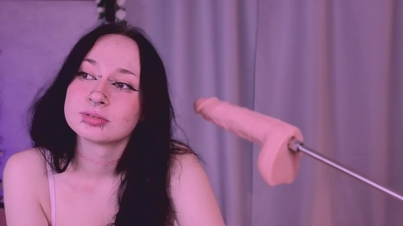 Juicy-Vikki Adult Chat October 10, 2025