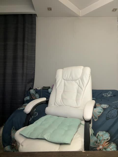 Eva-Bella Adult Chat October 10, 2025