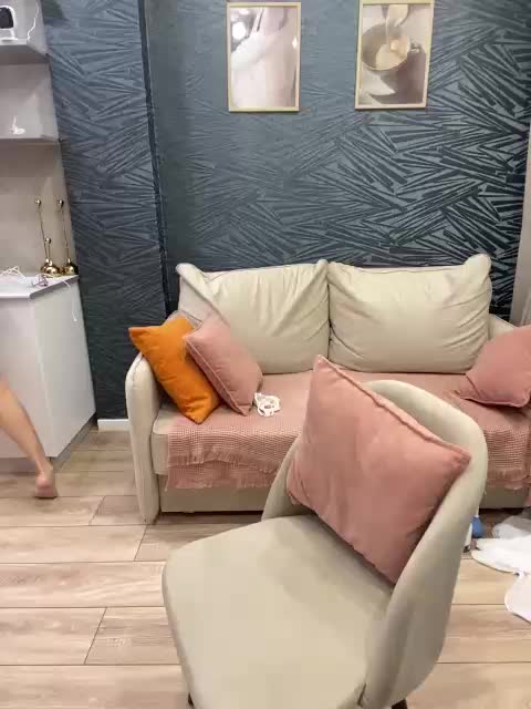 -Molly- Adult Chat October 10, 2025