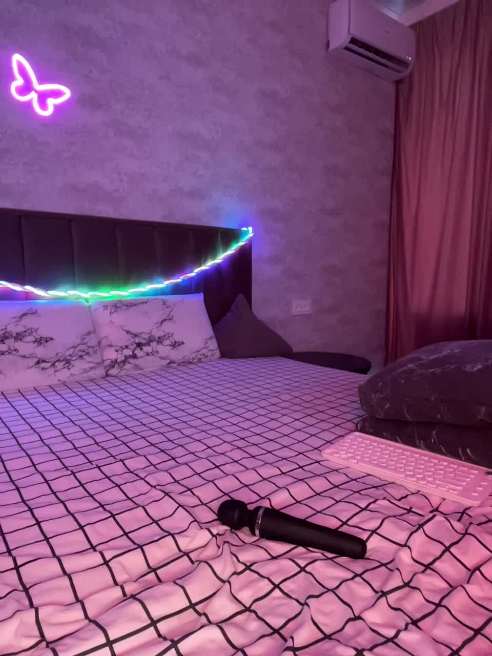 ButttFly Adult Chat October 10, 2025