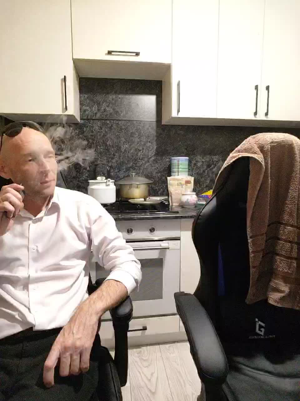 Innokentiy449 Adult Chat October 11, 2025