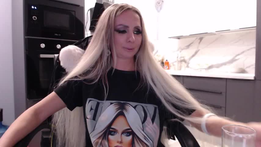 blondalina Adult Chat October 11, 2025