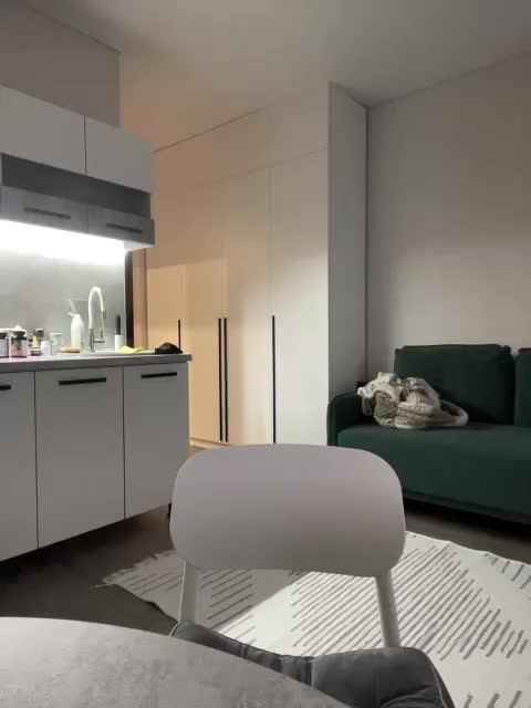 v_-_-_v Adult Chat October 11, 2025