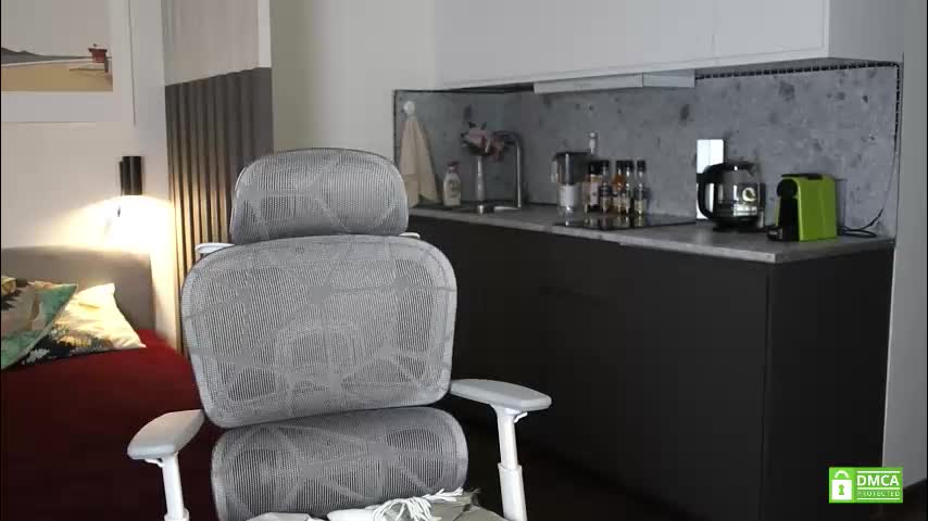 _whoareu_ Adult Chat October 11, 2025