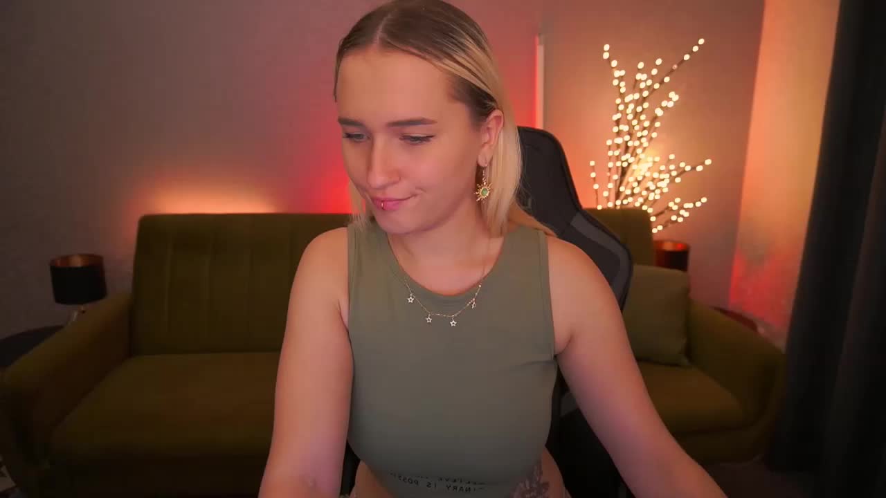 LilElfie Adult Chat October 11, 2025