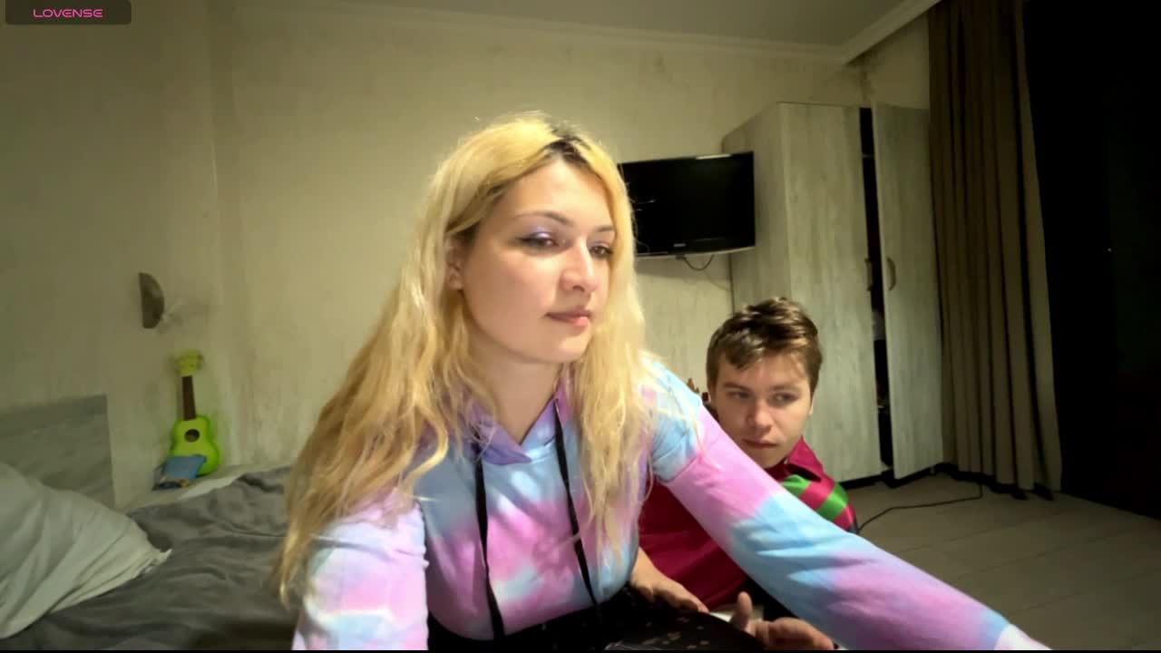 Hikkiii Adult Chat October 12, 2025