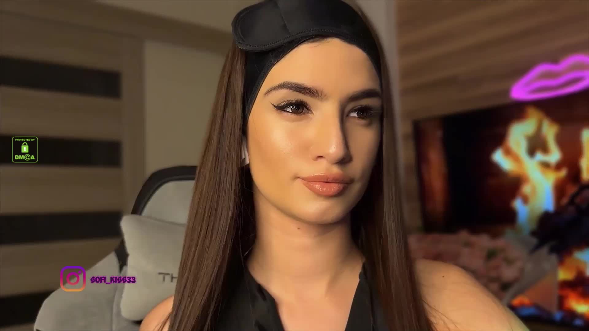 Sofi-Mi Adult Chat October 12, 2025