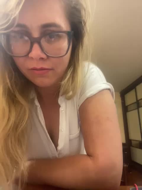 Elegant00Girl Adult Chat October 12, 2025