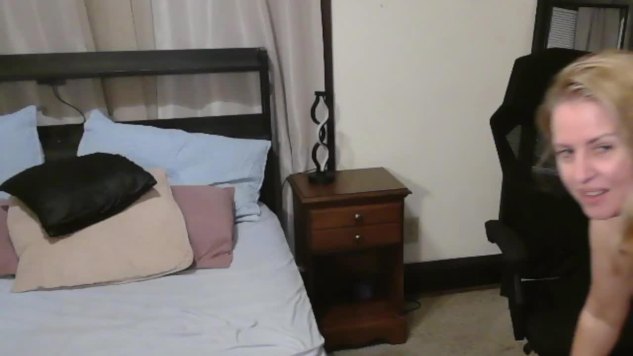 Holliekate Adult Chat October 12, 2025