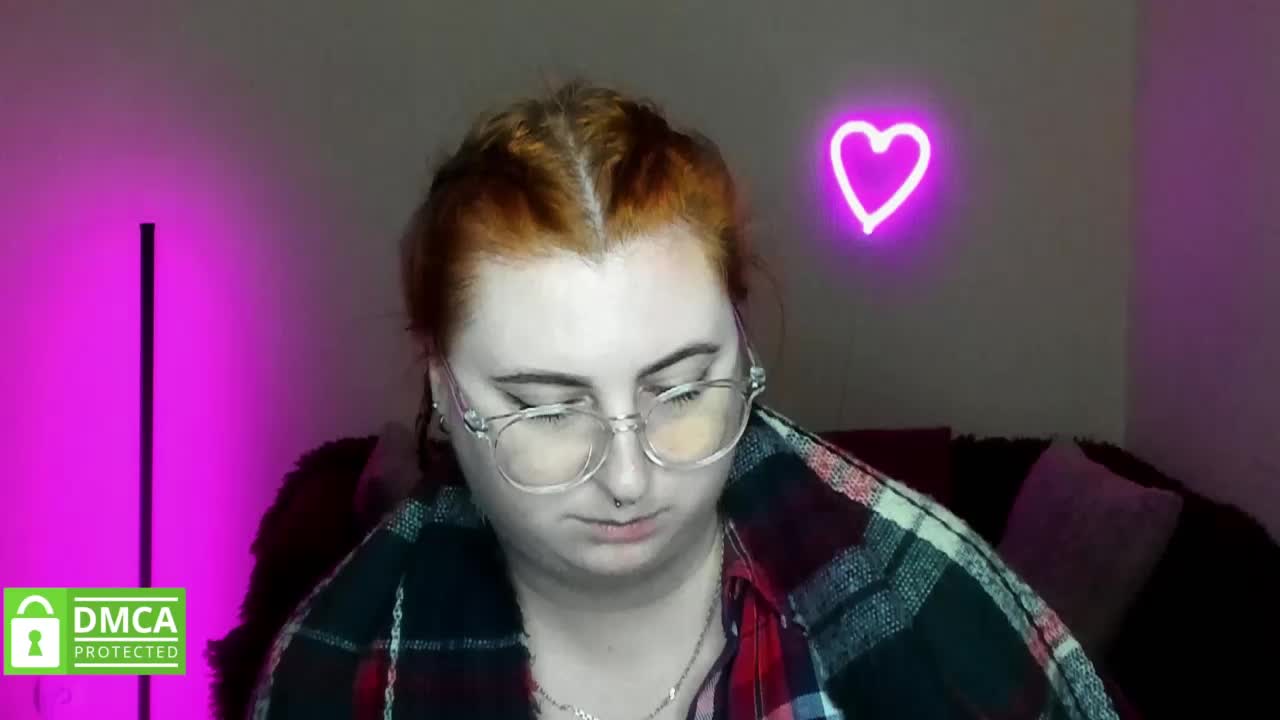 Aliciaredluv Adult Chat October 12, 2025