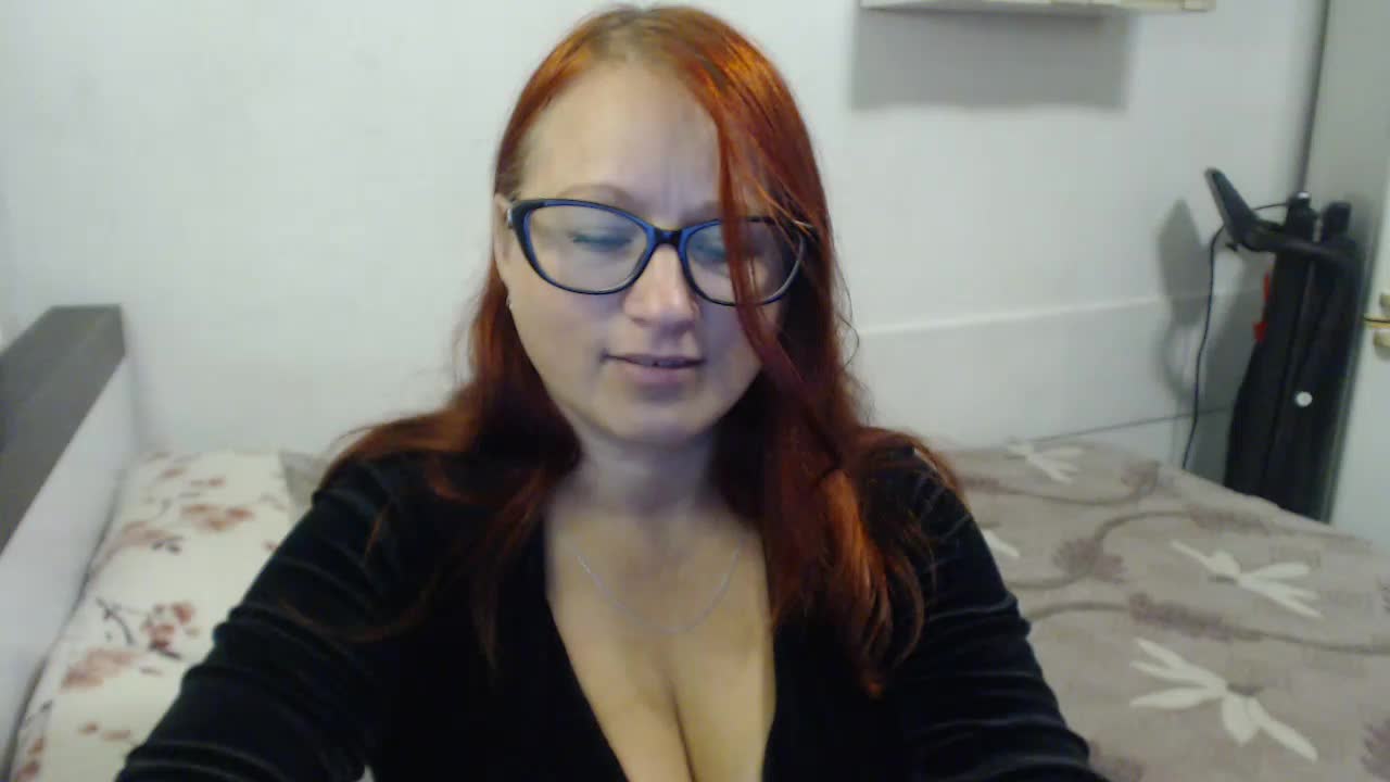 Lilia4joy Adult Chat October 12, 2025