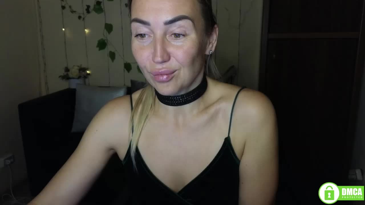 Jullyblondkiss Adult Chat October 12, 2025