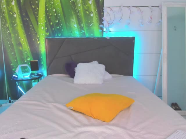 HollyTaillor Adult Chat October 12, 2025