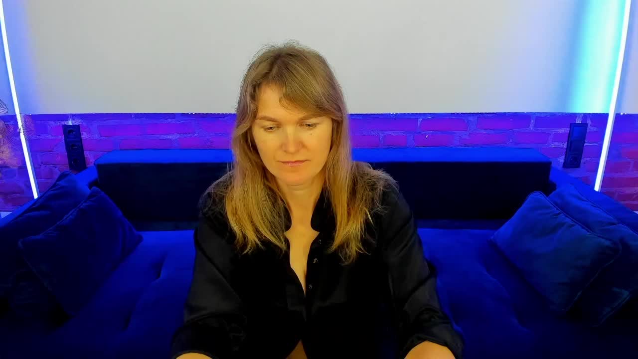 Annabel-xxx Adult Chat October 12, 2025