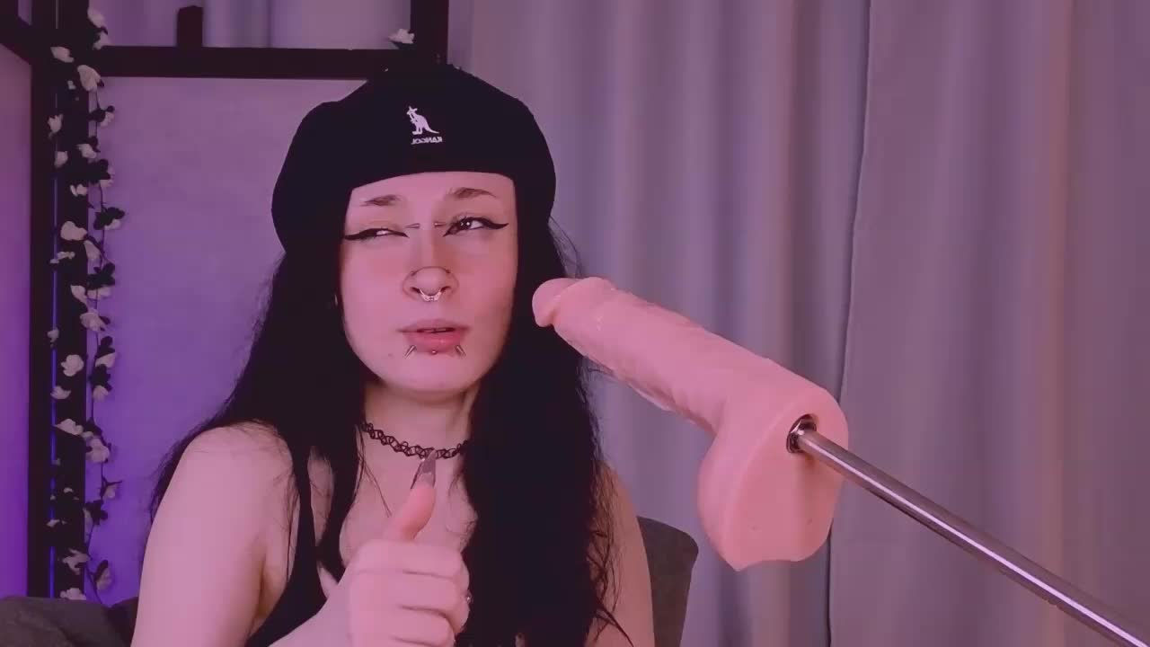 Juicy-Vikki Adult Chat October 12, 2025