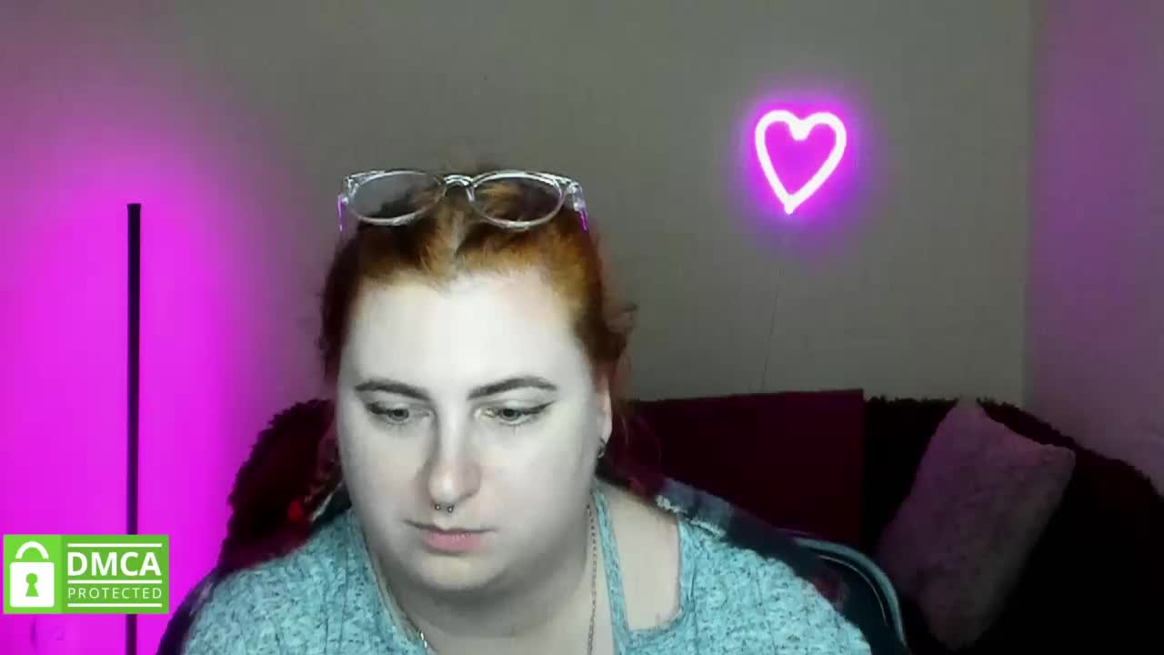 Aliciaredluv Adult Chat October 12, 2025