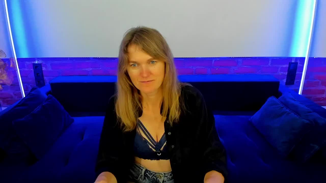 Annabel-xxx Adult Chat October 12, 2025