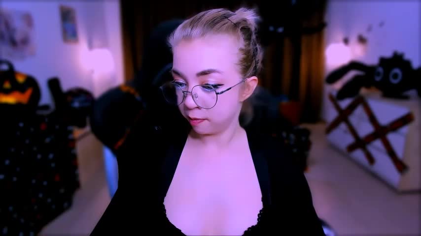 littleSiyfairy Adult Chat October 13, 2025