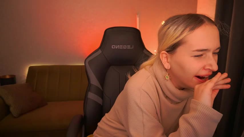 LilElfie Adult Chat October 13, 2025