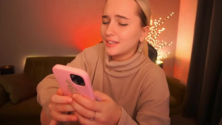 LilElfie Adult Chat October 13, 2025