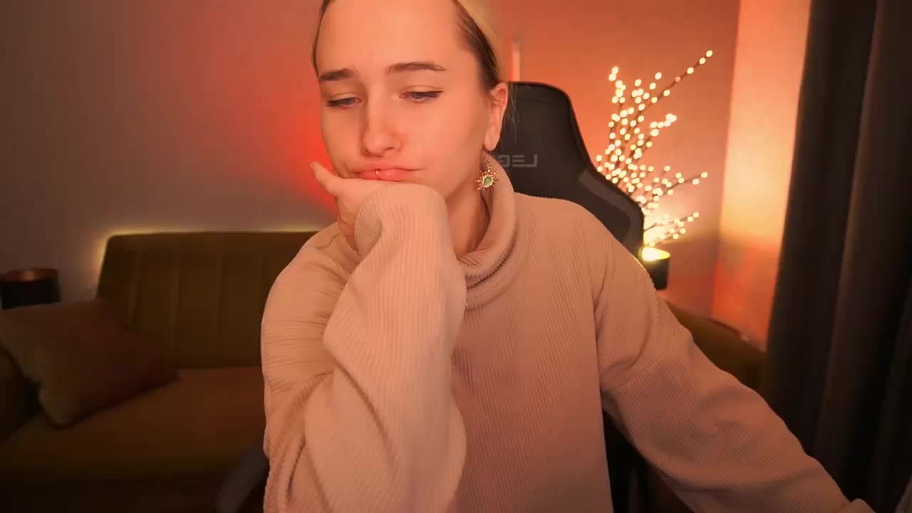 LilElfie Adult Chat October 13, 2025