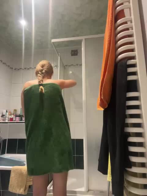 Milana22a Adult Chat October 13, 2025