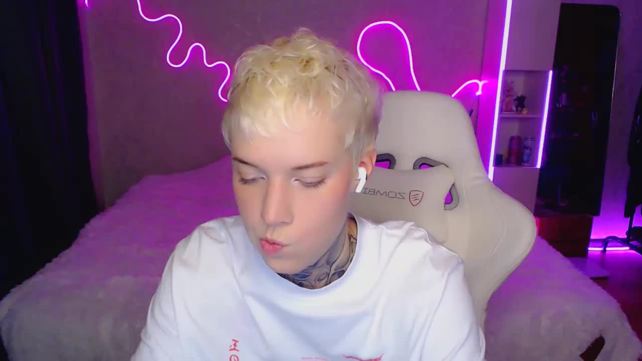 tezes Adult Chat October 13, 2025