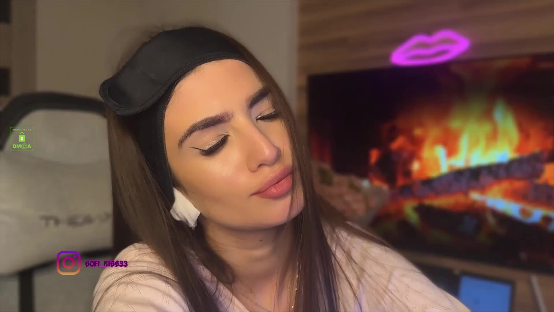 Sofi-Mi Adult Chat October 13, 2025