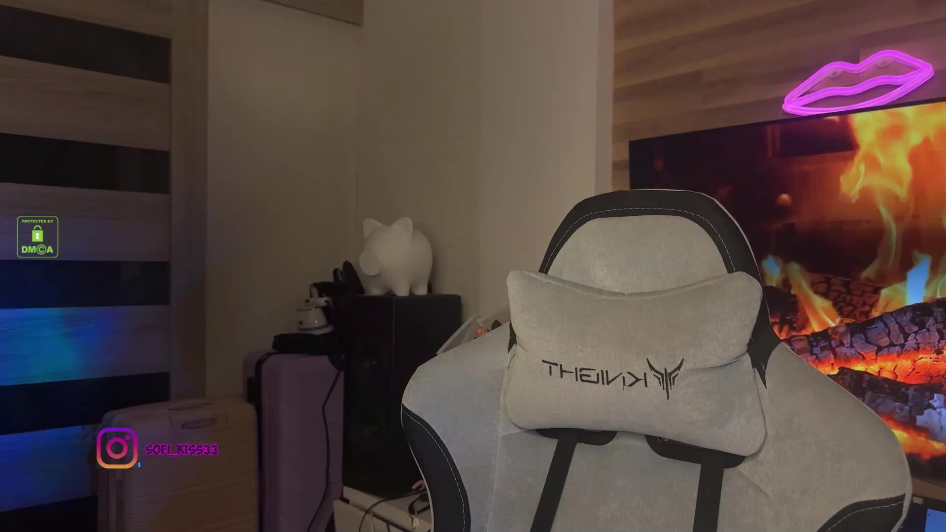 Sofi-Mi Adult Chat October 13, 2025