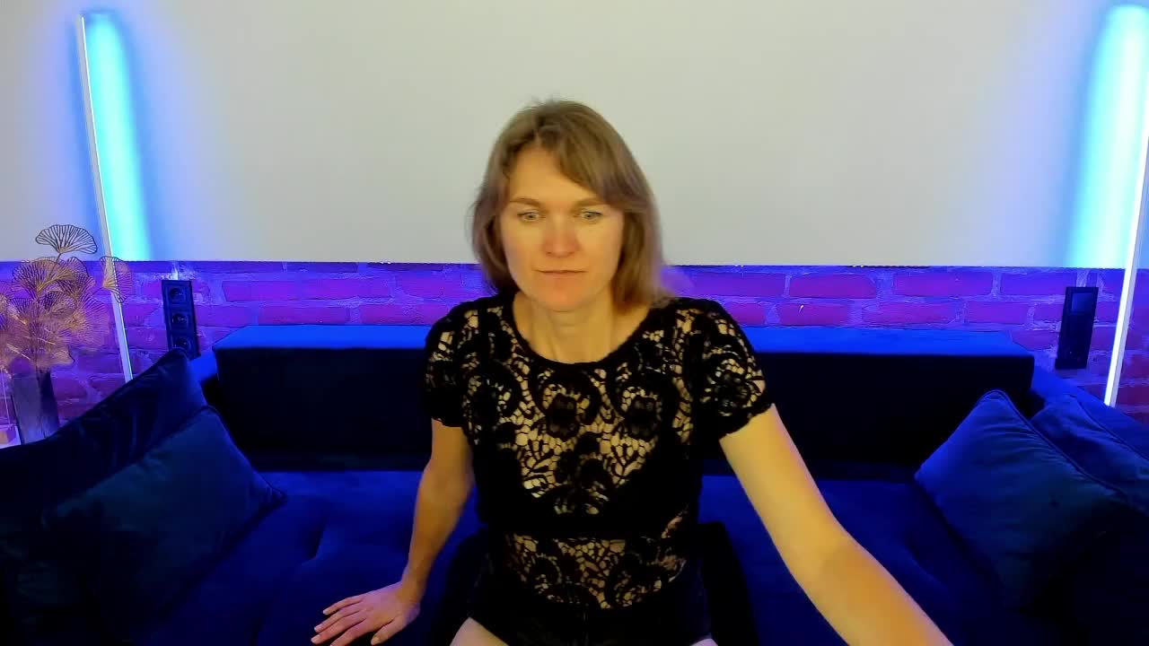 Annabel-xxx Adult Chat October 13, 2025