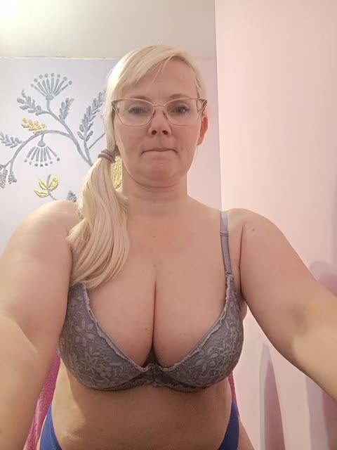 Sweetie454 Adult Chat October 14, 2025