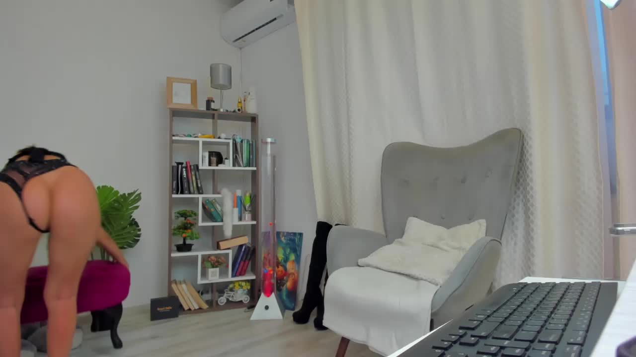 Dariaa_doll Adult Chat October 13, 2025