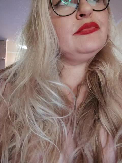 NushaMilf Adult Chat October 14, 2025