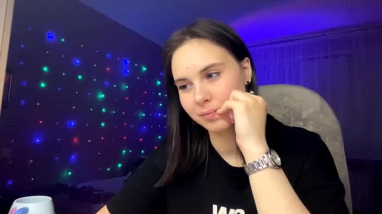 CANDY-LIPS-GIRL Adult Chat October 14, 2025