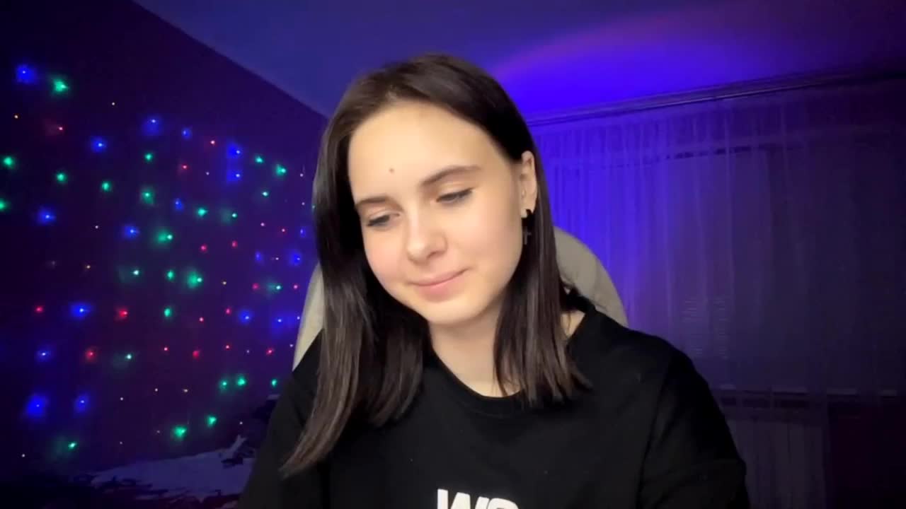 CANDY-LIPS-GIRL Adult Chat October 14, 2025