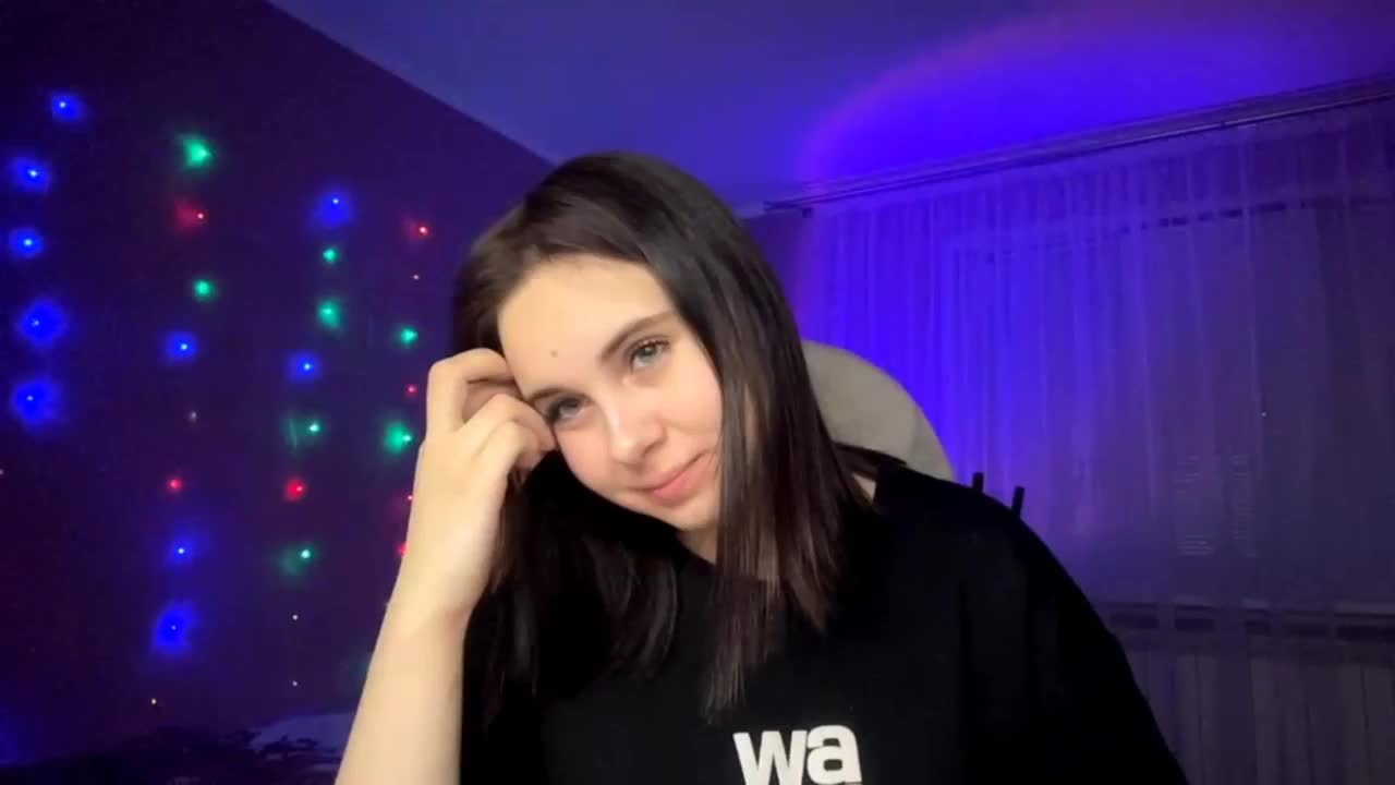 CANDY-LIPS-GIRL Adult Chat October 14, 2025