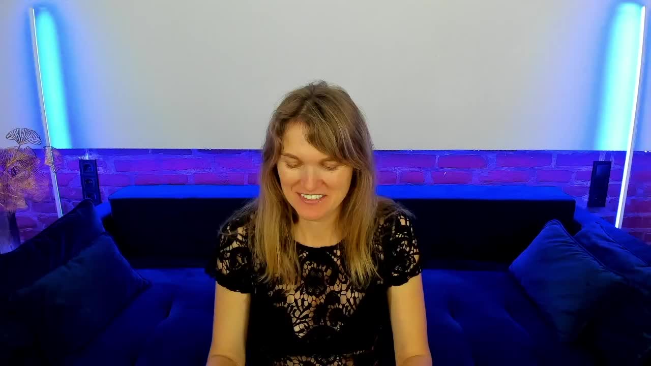 Annabel-xxx Adult Chat October 14, 2025