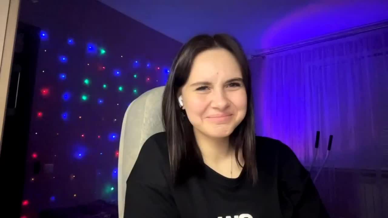 CANDY-LIPS-GIRL Adult Chat October 14, 2025