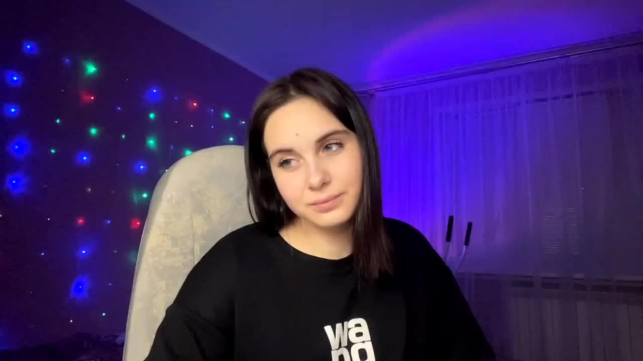 CANDY-LIPS-GIRL Adult Chat October 14, 2025