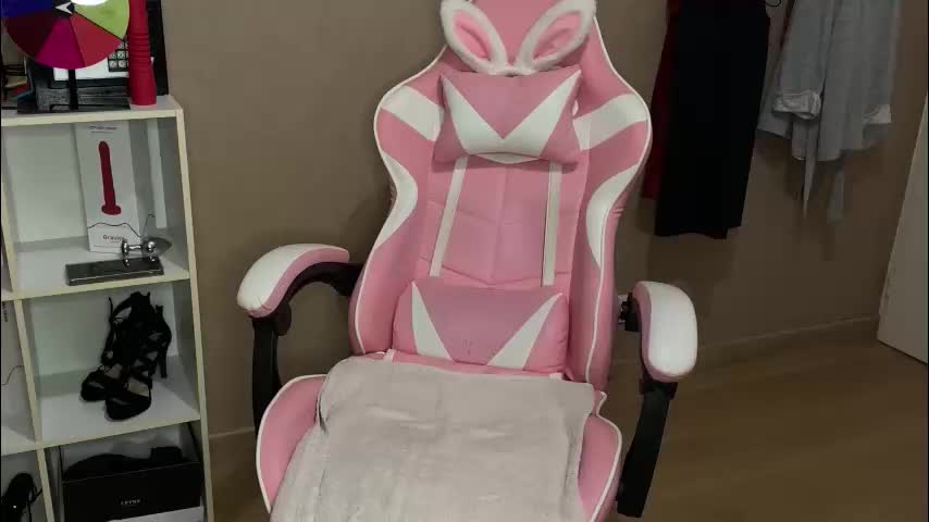 lucie_hot Adult Chat October 14, 2025