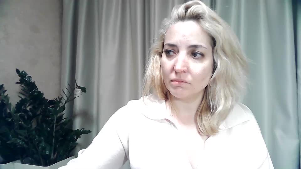 mariska-kiska Adult Chat October 14, 2025