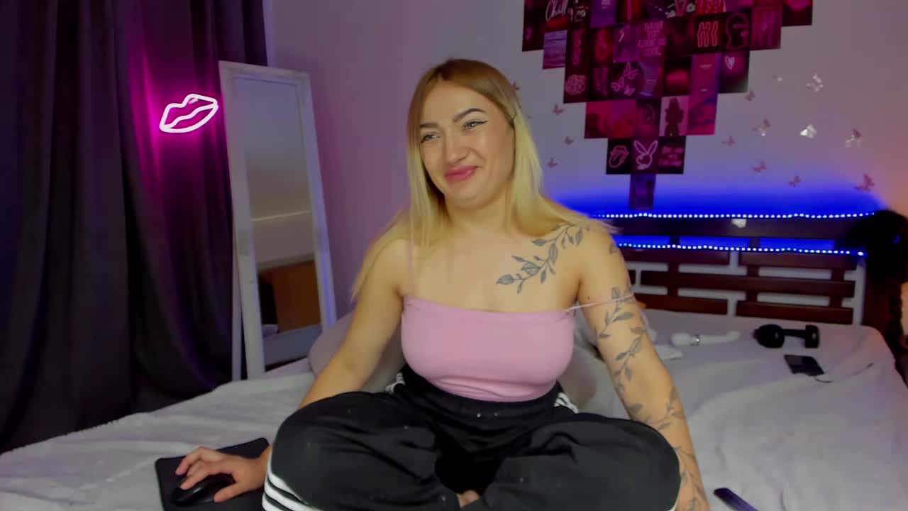 MikkiShows Adult Chat October 14, 2025