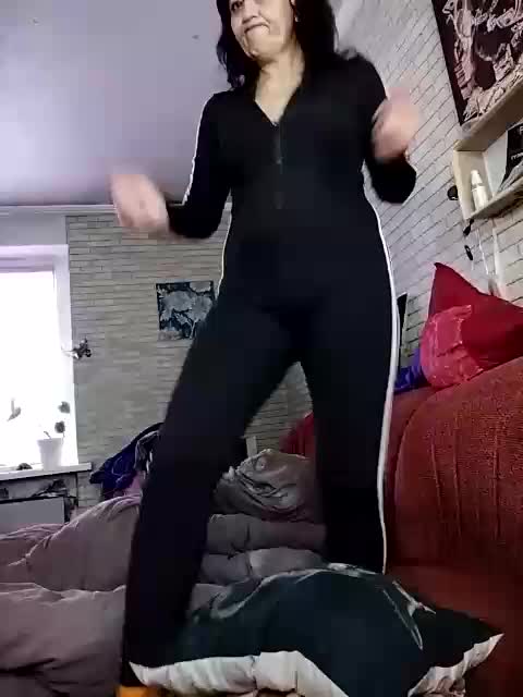 Lina-a-13 Adult Chat October 14, 2025