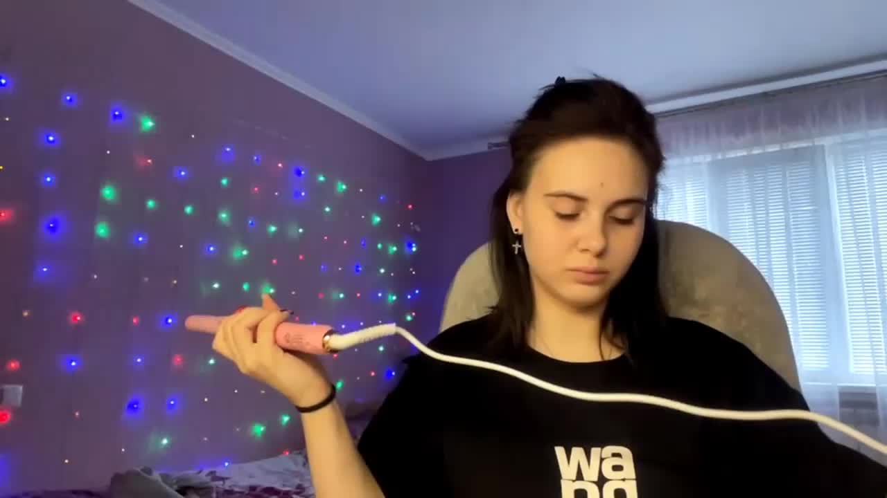 CANDY-LIPS-GIRL Adult Chat October 14, 2025