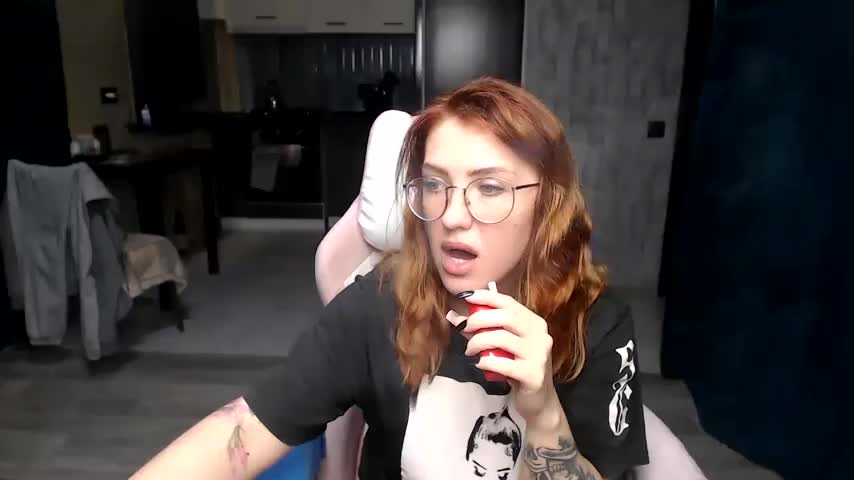 Reginasmilee Adult Chat October 14, 2025