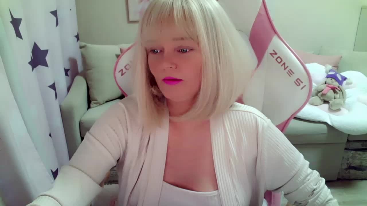 ChristieRoses Adult Chat October 14, 2025