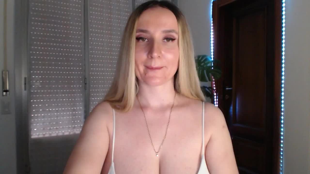 Alina-Lovely Adult Chat October 14, 2025