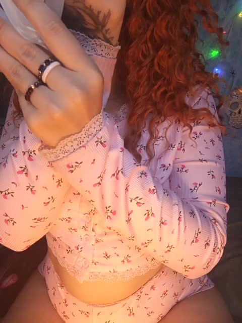 Mari_Gold Adult Chat October 14, 2025