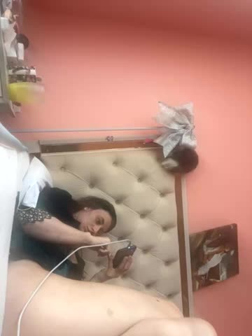 Flossy_Vettie Adult Chat October 14, 2025