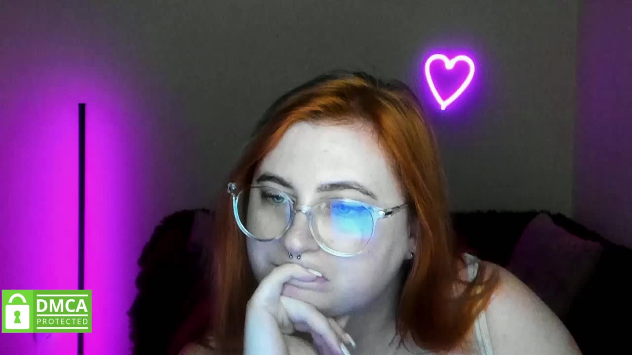 Aliciaredluv Adult Chat October 14, 2025